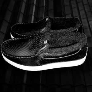 NWB D.C Mens Shoes